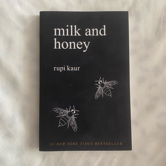 Rupi Kaur: milk and honey - Picture 1 of 1